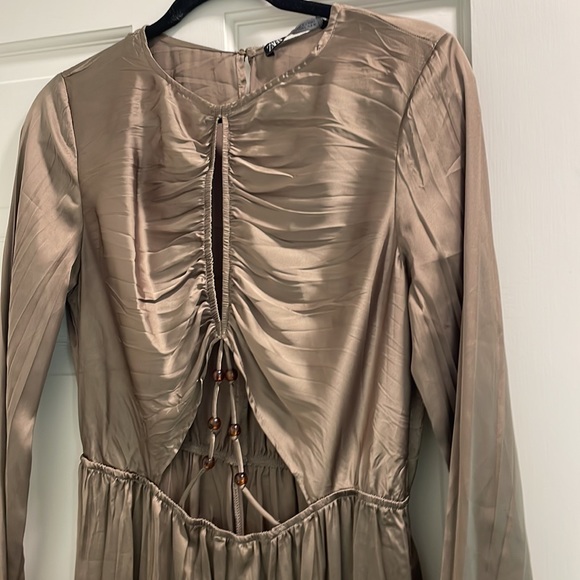 Worn once Zara cut out olive dress - Picture 2 of 6